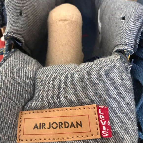 NIB Air Jordan Retro IV Levis - Picture 6 of 7